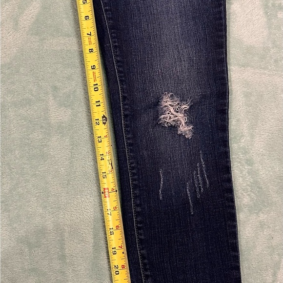 Judy Blue juniors distressed Jeans
T1 - Picture 14 of 15